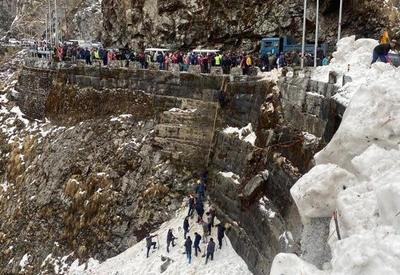 Avalanche no Himalaia mata ao menos sete turistas