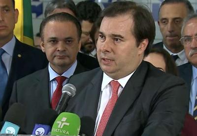 Rodrigo Maia lança pacote de combate à pobreza e à desigualdade