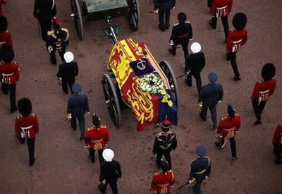 Família real divulga cronograma para funeral da rainha Elizabeth II