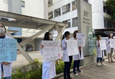 Residentes protestam contra condições de trabalho no Hospital São Paulo