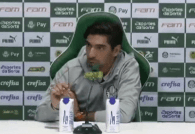 Associação de jornalismo repudia atitude machista de Abel Ferreira em coletiva do Palmeiras