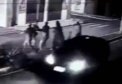 Vídeo: policial civil atropela jovem de 17 anos anos em SP