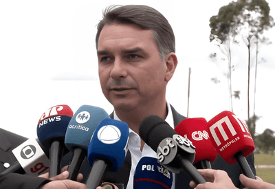 "Somos adultos, vamos conversar", diz Flávio sobre briga familiar