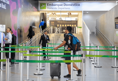 Carnaval: Aeroporto de Brasília pede que passageiros cheguem 2 horas antes de voos; Guarulhos estima 1,1 mi de viajantes