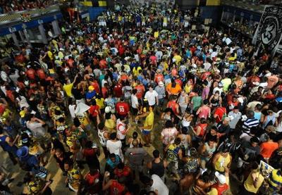 Rio de Janeiro libera quadras e estabelecimentos em novembro