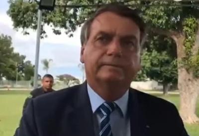 "Quero que vocês tenham armas", diz Bolsonaro