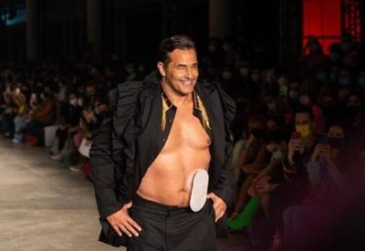 SPFW: Luciano Szafir desfila com bolsa de estomia à mostra