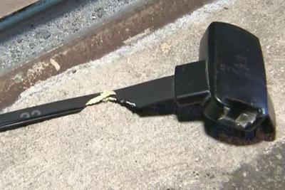 SP: Polícia encontra tornozeleira eletrônica abandonada na rua