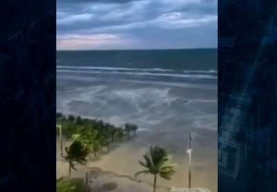 SP: ventos de 90km/h provocam tempestade de areia na Baixada Santista
