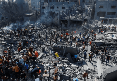 Ataques de Israel matam mais de 100 em Gaza em meio a negociações por cessar-fogo 
