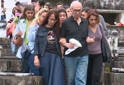 Seis vítimas do incêndio no Hospital Badim são enterradas no Rio