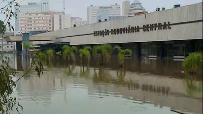 Rodoviária de Porto Alegre segue submersa, 12 dias depois da inundação da cidade