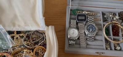 Polícia prende suspeitos de receptar joias e relógios de luxo roubados de casas em SP