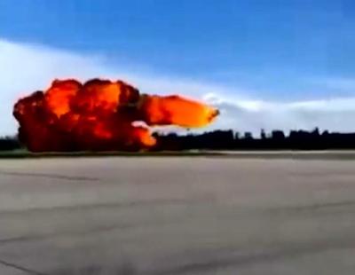Vídeo: jato polonês explode após cair durante exercício militar