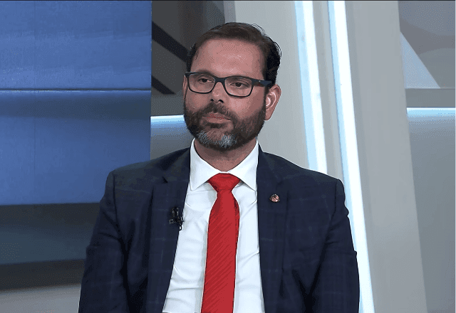 Senador Jorge Seif propõe união entre “Nicoletes, Micheletes e Bolsonaro raiz” por Flávio