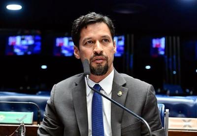 "Cultura do machão tem que ficar para trás", diz senador Rodrigo Cunha