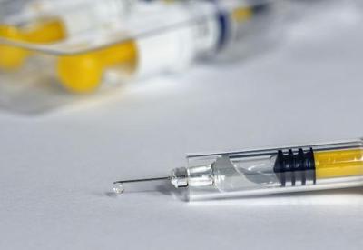 Covid-19: vacina Moderna protege por 3 meses, diz estudo