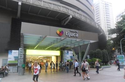 Shopping Tijuca reabre no Rio após incêndio que matou dois funcionários