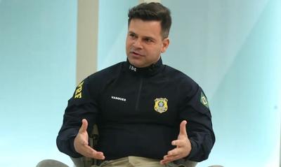 Avião com Silvinei Vasques chega a Brasília; ex-diretor da PRF cumprirá prisão preventiva na Papudinha