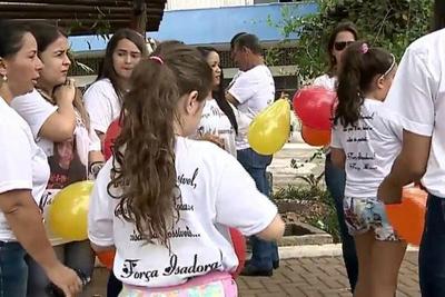 Sobrevivente de ataque em escola de Goiânia ganha festa no hospital 