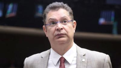 Sóstenes diz que R$ 430 mil em dinheiro vivo apreendidos pela PF vieram da venda de um imóvel 