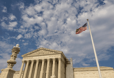 Suprema Corte dos EUA libera plano de Trump para cortes em massa no governo federal 