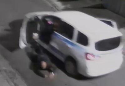 Taxista é baleado e cai do veículo após assalto em SP