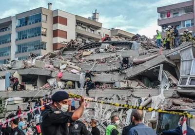 Terremoto na Turquia deixa 53 mortos e mais de 800 pessoas feridas