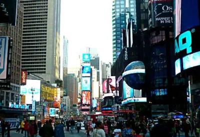 Polícia procura homem que atirou na Times Square em Nova York