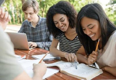 A transformação da educação brasileira nos 40 anos do SBT