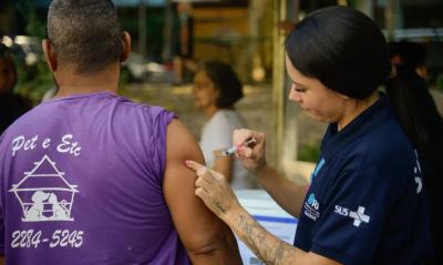 Crianças e adolescentes representam grupo com maior percentual de não vacinados contra a covid-19, diz IBGE