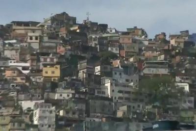 Traficantes disputam controle de venda de drogas na favela da Rocinha