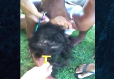Traficantes raspam cabelo de duas adolescentes como forma de punição