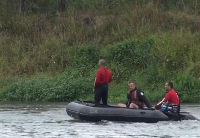 RJ: familiares reconhecem corpo de jovem encontrado em rio