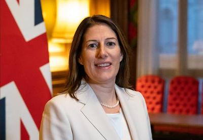 Reino Unido nomeia 1ª mulher para ser embaixadora no Brasil