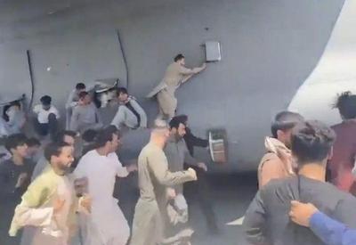Aeroporto de Cabul registra tumulto de afegãos para deixar o país
