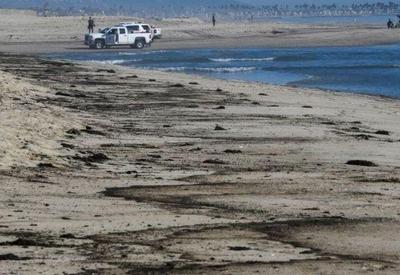 Vazamento de óleo na Califórnia pode deixar praias fechadas por meses