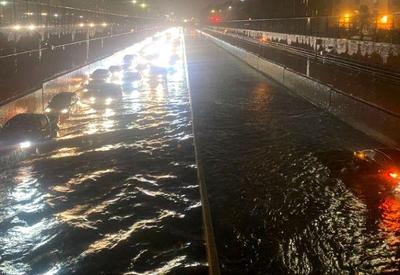 Nova York declara estado de emergência após tempestade e inundações