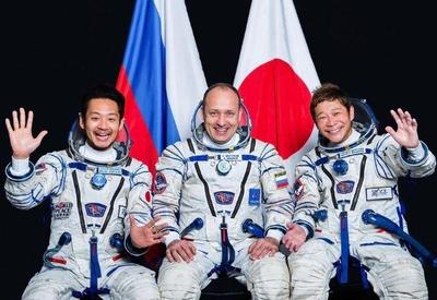 Bilionário japonês decola em nave russa com destino à Estação Espacial