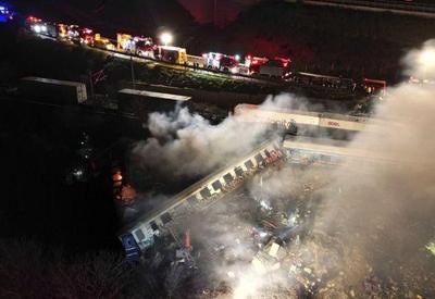 Colisão entre trens deixa 36 mortos e mais de 80 feridos na Grécia