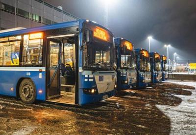 Comissão Europeia anuncia doação de ônibus escolares à Ucrânia