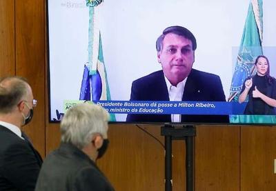 "Um ministro voltado para o diálogo", diz Bolsonaro em posse de Milton Ribeiro