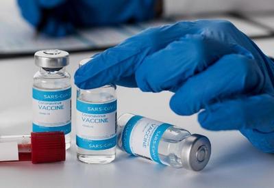 Covid-19: vacina da AstraZeneca deve estar disponível em fevereiro