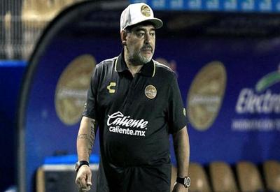 Uma semana antes de morrer, Maradona caiu e bateu a cabeça em casa