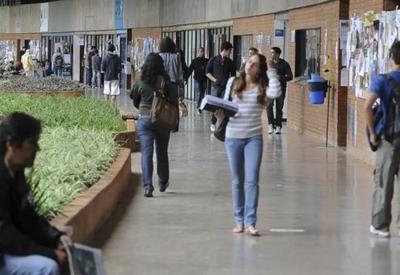 Professores da UnB decidem entrar em greve