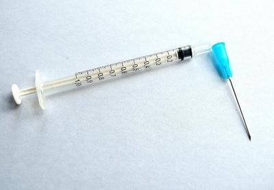 Vacina russa será testada em 40 mil pessoas na próxima semana