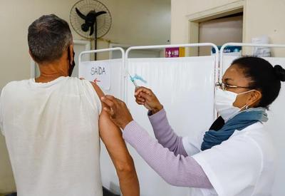 Vacinação de idosos evitou 43 mil mortes no Brasil, aponta pesquisa