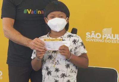 Menino indígena é 1ª criança vacinada contra covid no Brasil