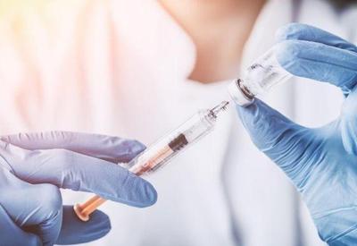 Estudo: vacinação já evitou 37 milhões de mortes em 98 países