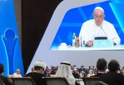 Papa Francisco encerra viagem no Cazaquistão com apelo contra ódio